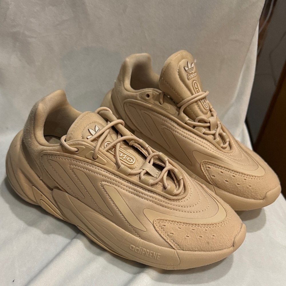 Adidas Ozelia beige/Tan size 5 kids or women’s